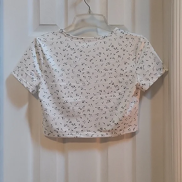 ROMWE Crop Floral Short Sleeve Top - Picture 4 of 7